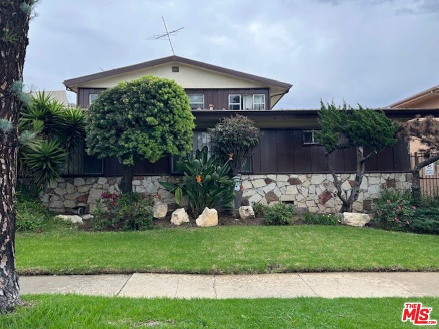 Property photo for 10702 Crenshaw Boulevard, #5, Inglewood, CA