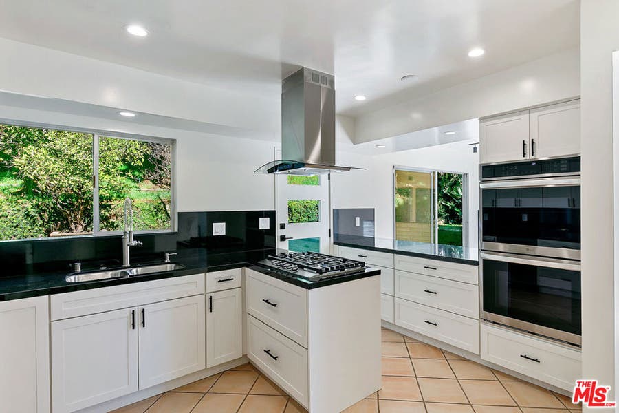 Property photo for 1054 Enchanted Way, Pacific Palisades, CA