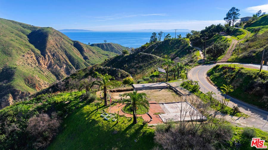Property photo for 2700 Hume Road, Malibu, CA
