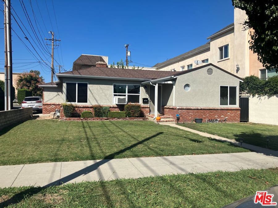 Property photo for 271 W Ash Avenue, Burbank, CA