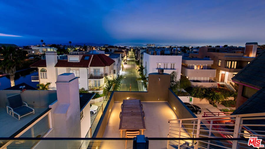 Property photo for 110 Topsail Mall, Marina Del Rey, CA