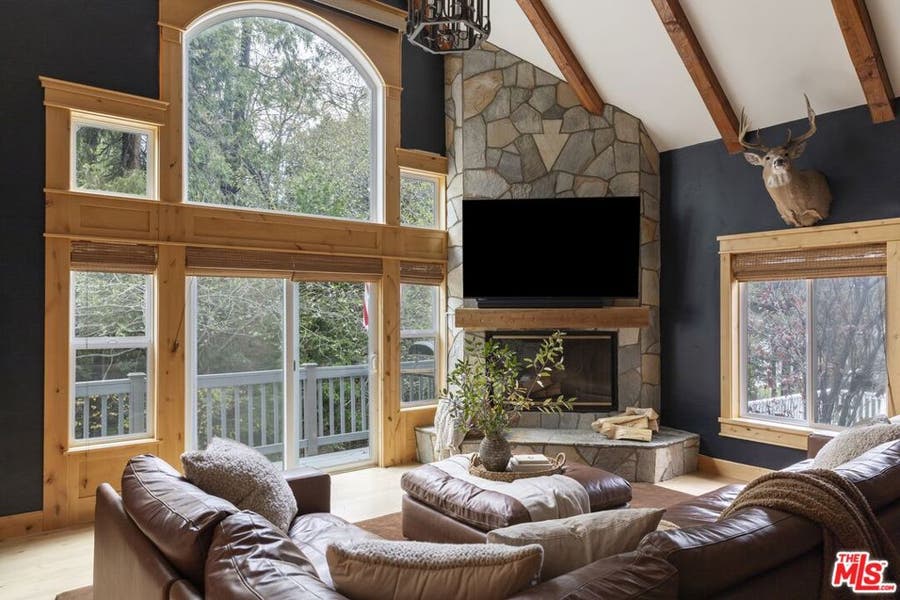 Property photo for 265 Garden Drive, Lake Arrowhead, CA