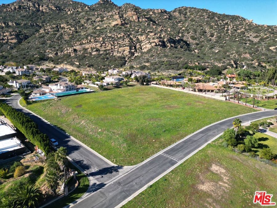 Property photo for 22655 La Quilla Drive, Chatsworth, CA
