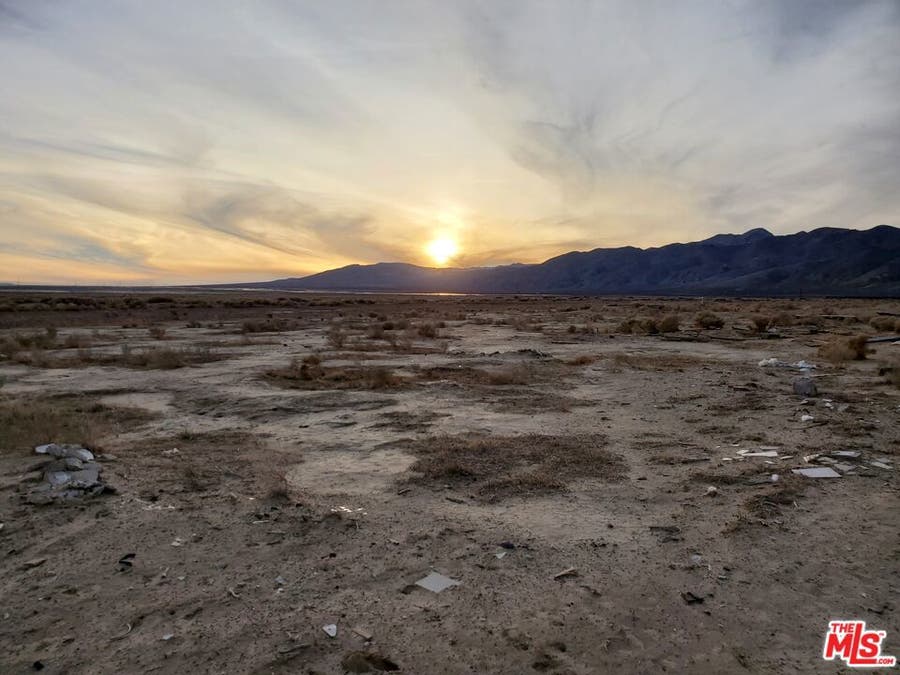 Property photo for 7797 Quartz Road, Cantil, CA