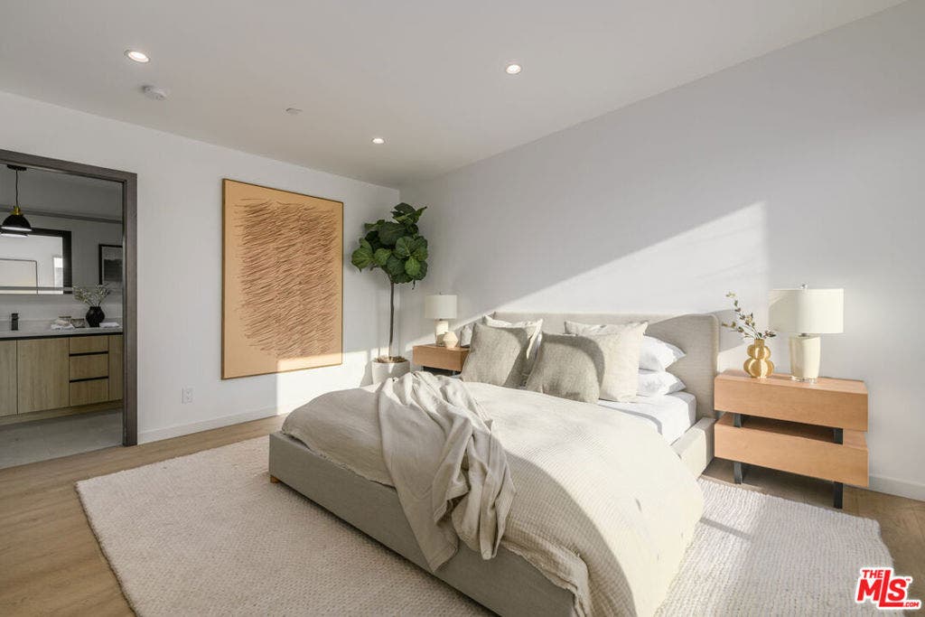 5853 Westside Crossing Lane, Los Angeles, CA 90034 5853 Westside Crossing Lane, Los Angeles, CA 90034