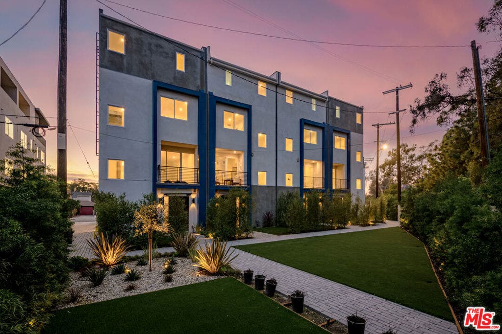 5853 Westside Crossing Lane, Los Angeles, CA 90034 5853 Westside Crossing Lane, Los Angeles, CA 90034