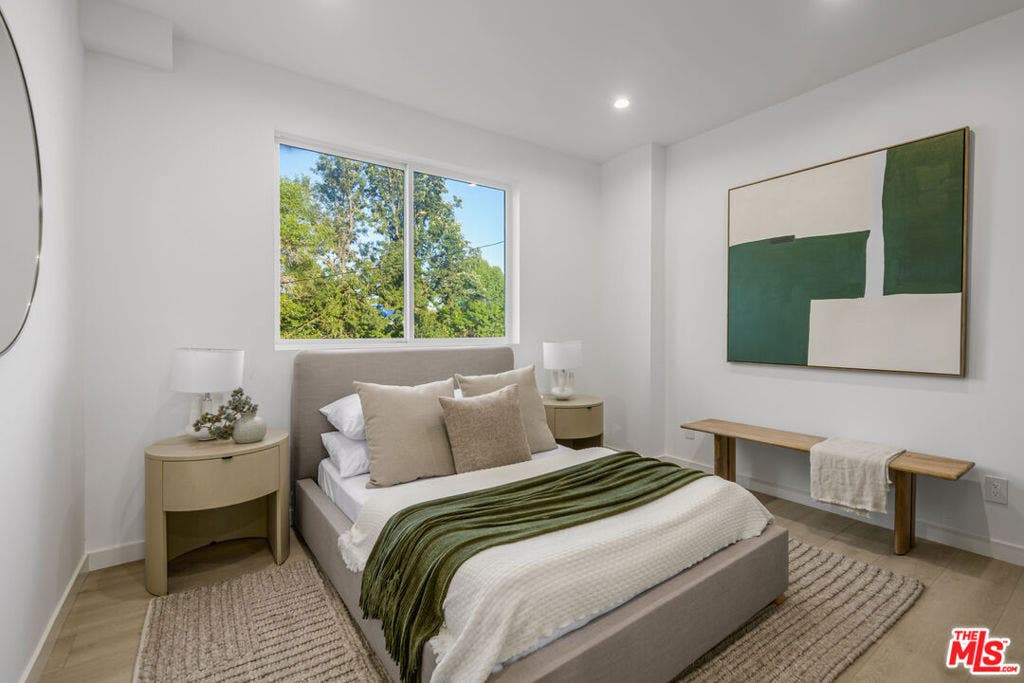 5853 Westside Crossing Lane, Los Angeles, CA 90034 5853 Westside Crossing Lane, Los Angeles, CA 90034