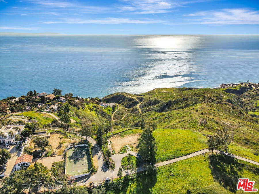 Property photo for 20960 Big Rock Drive, Malibu, CA