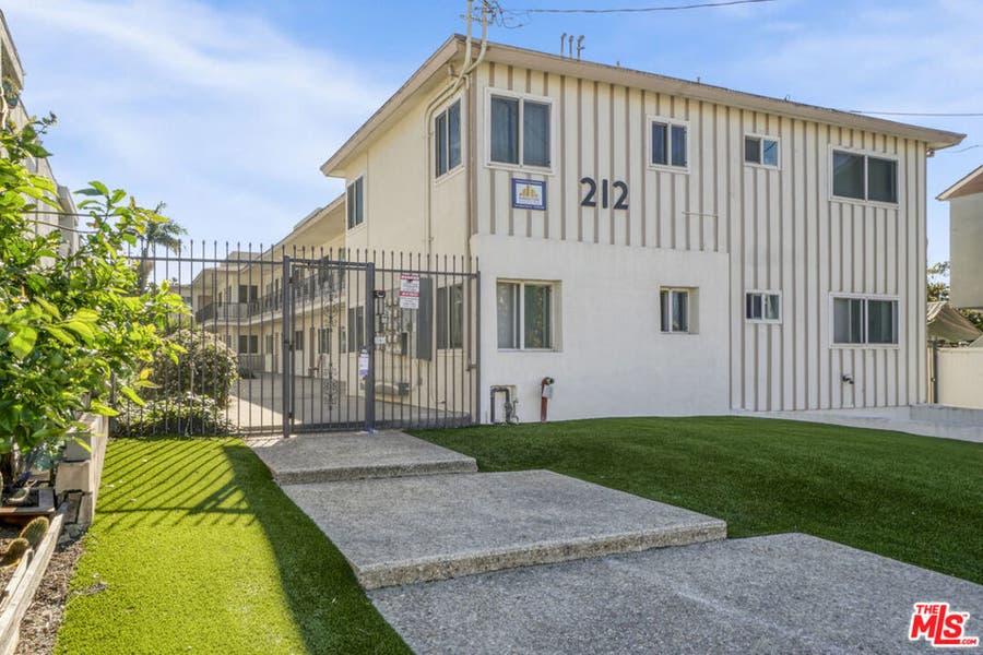 Property photo for 212 E Tamarack Avenue, Inglewood, CA