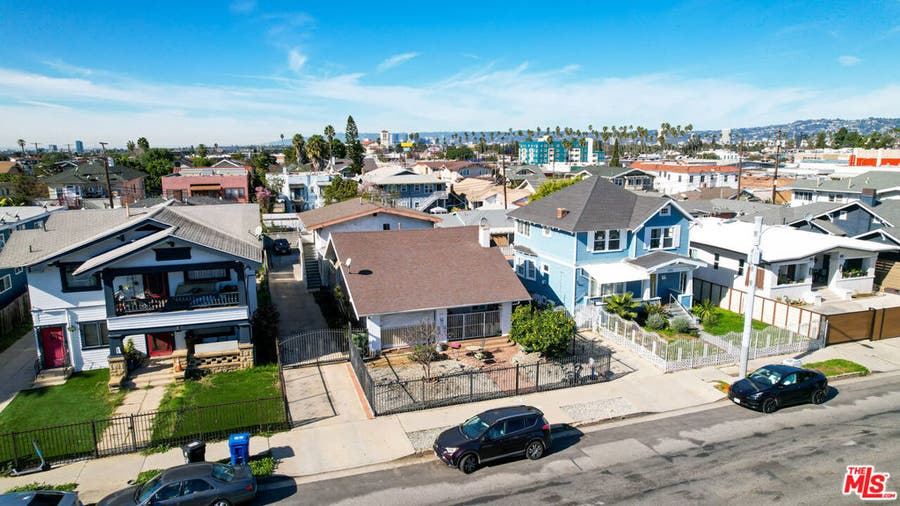 Property photo for 2011 6th Avenue, Los Angeles, CA