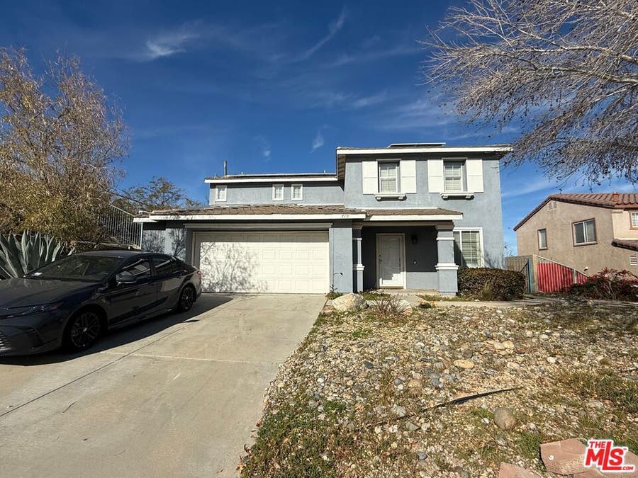 Property photo for 719 W Avenue Q10, Palmdale, CA