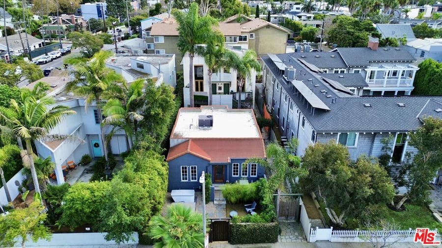 Property photo for 558 San Juan Avenue, Venice, CA