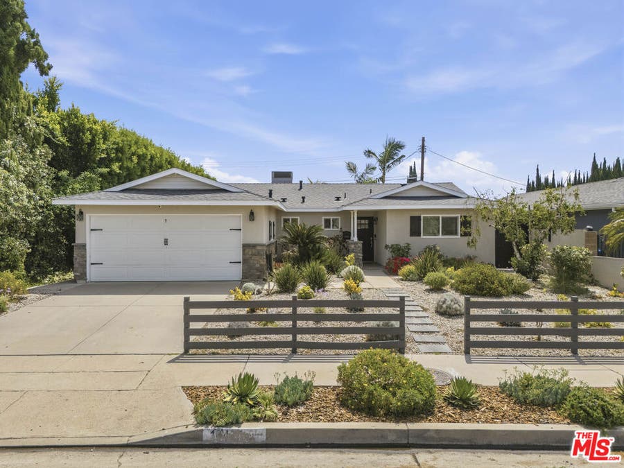 Property photo for 10430 Owensmouth Avenue, Chatsworth, CA