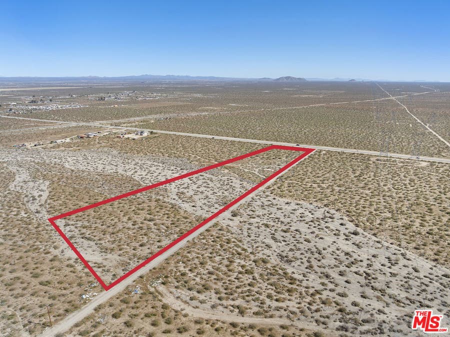 Property photo for 165 165th Avenue, #U4, Palmdale, CA