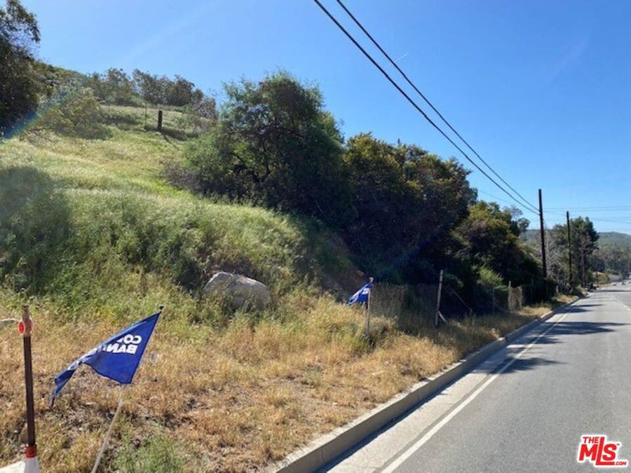 Property photo for 10100 Sunland Blvd, Shadow Hills, CA