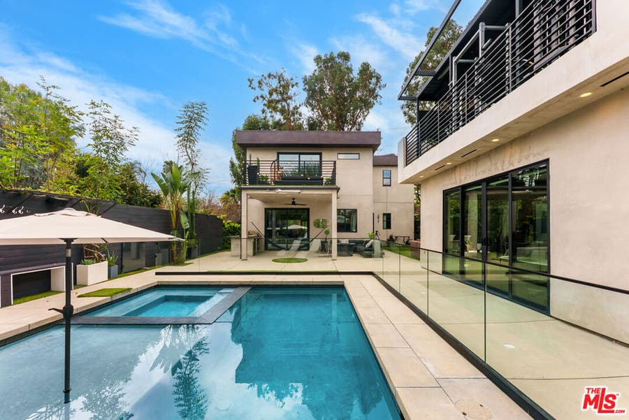 Property photo for 18589 Linnet Street, Tarzana, CA