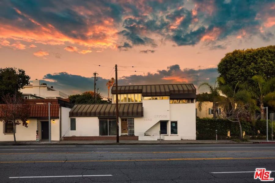 Property photo for 2951 Lincoln Boulevard, Santa Monica, CA