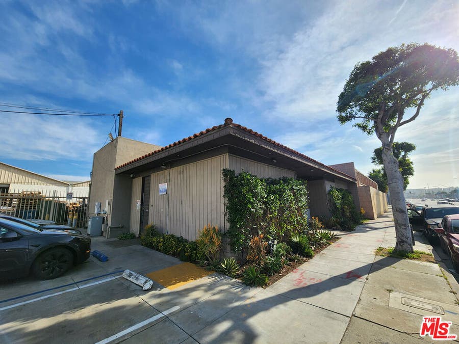 Property photo for 626 N La Brea Avenue, #620, Inglewood, CA