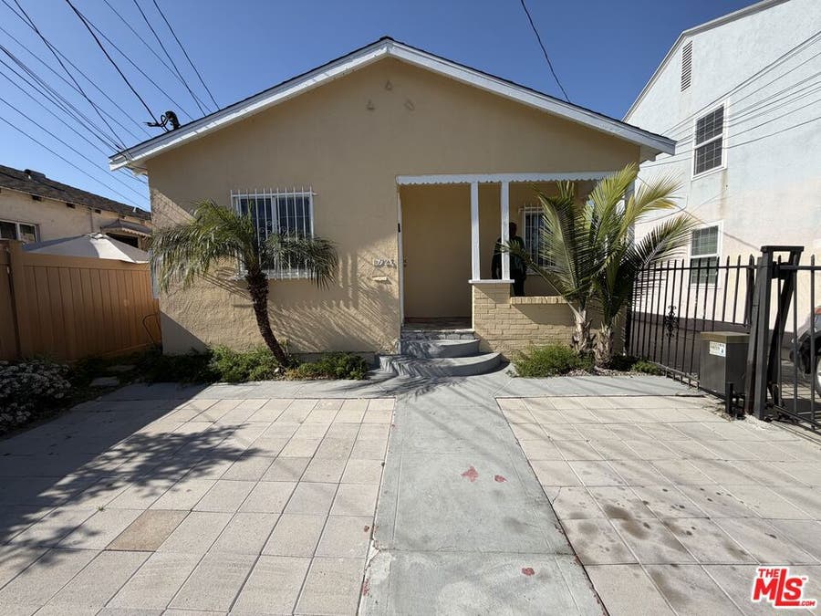 Property photo for 10923 S Inglewood Avenue, Inglewood, CA