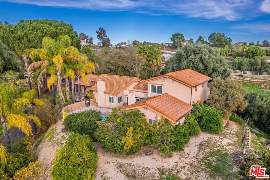 Property photo for 39700 Avenida Arizona, Temecula, CA
