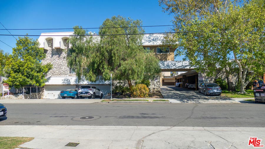 Property photo for 601 E Acacia Avenue, Glendale, CA