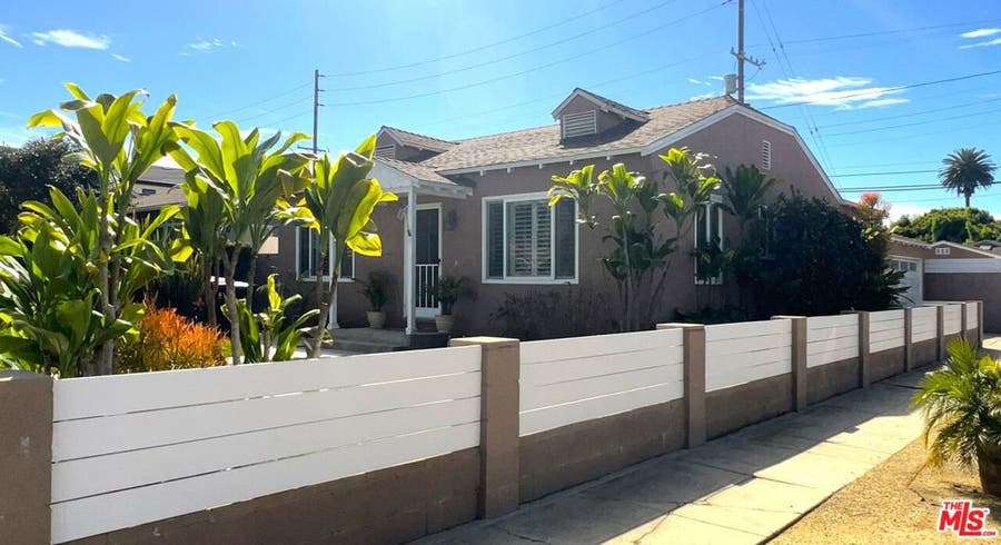 Property photo for 3505 Redwood Avenue, Los Angeles, CA