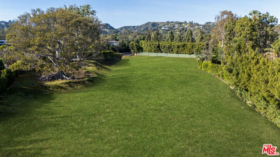 Property photo for 150 S Carolwood Drive, Los Angeles, CA
