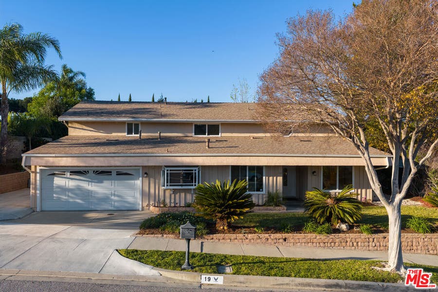 Property photo for 19 La Paz Court, Simi Valley, CA