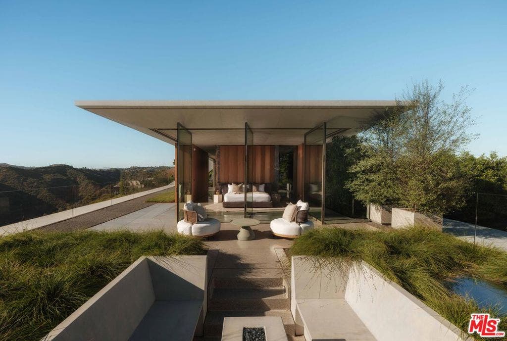 1331 Linda Flora Drive, Los Angeles, CA 90049 1331 Linda Flora Drive, Los Angeles, CA 90049