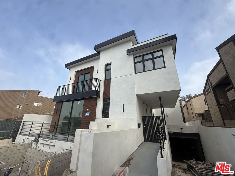 Property photo for 3846 Bentley Avenue, #Unit 2, Culver City, CA