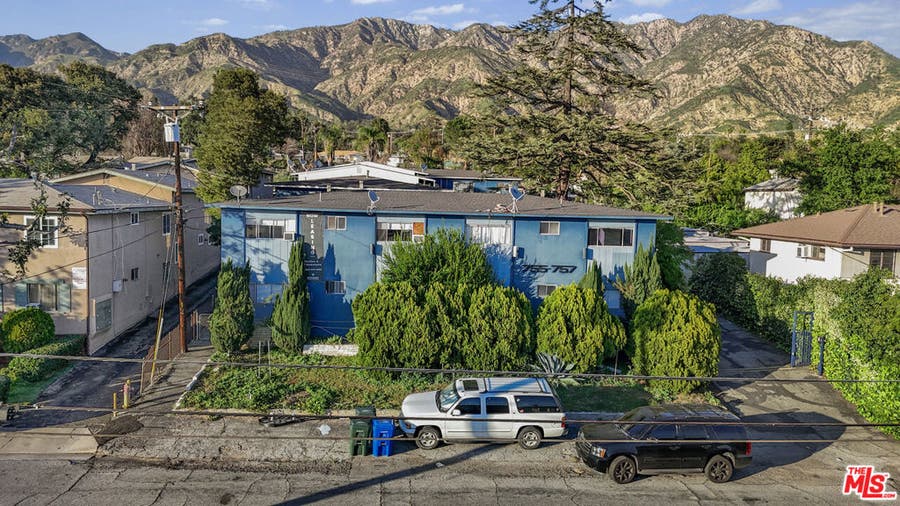 Property photo for 755 E Pine Street, Altadena, CA