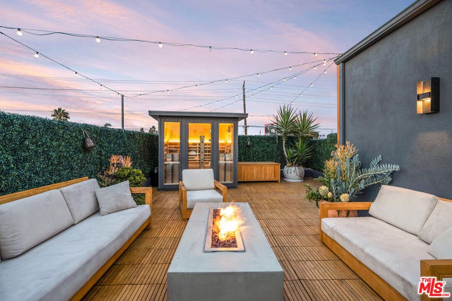 Property photo for 2515 Lincoln Boulevard, Venice, CA