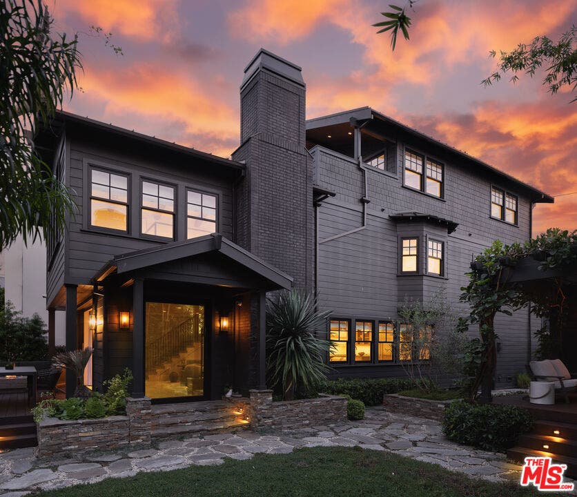 Property photo for 564 Rialto Avenue, Venice, CA