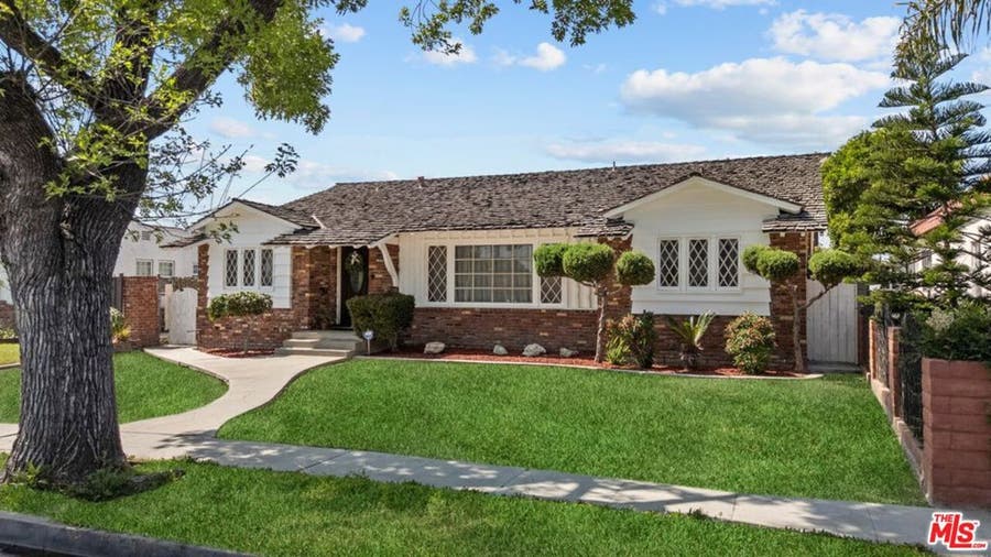 Property photo for 10411 Saint James Avenue, South Gate, CA