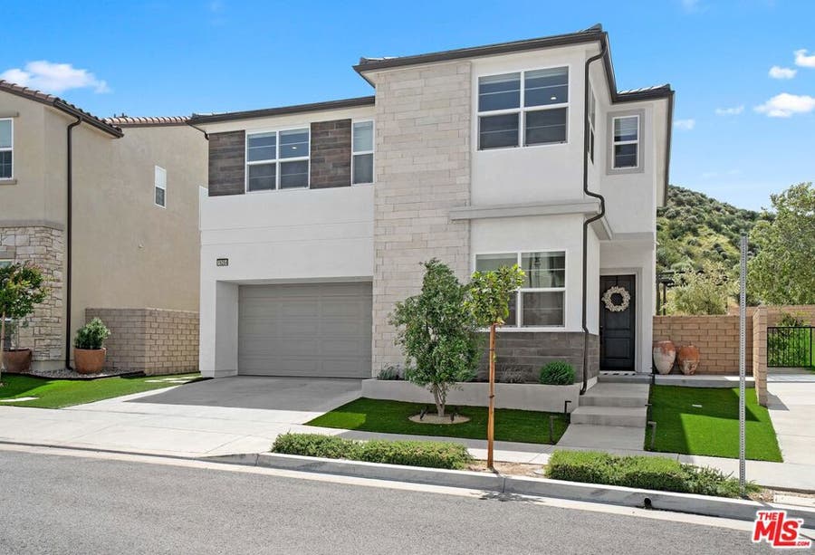 Property photo for 19254 Blackthorn Drive, Santa Clarita, CA