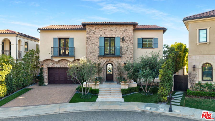 Property photo for 20168 W Cromwell Way, Porter Ranch, CA