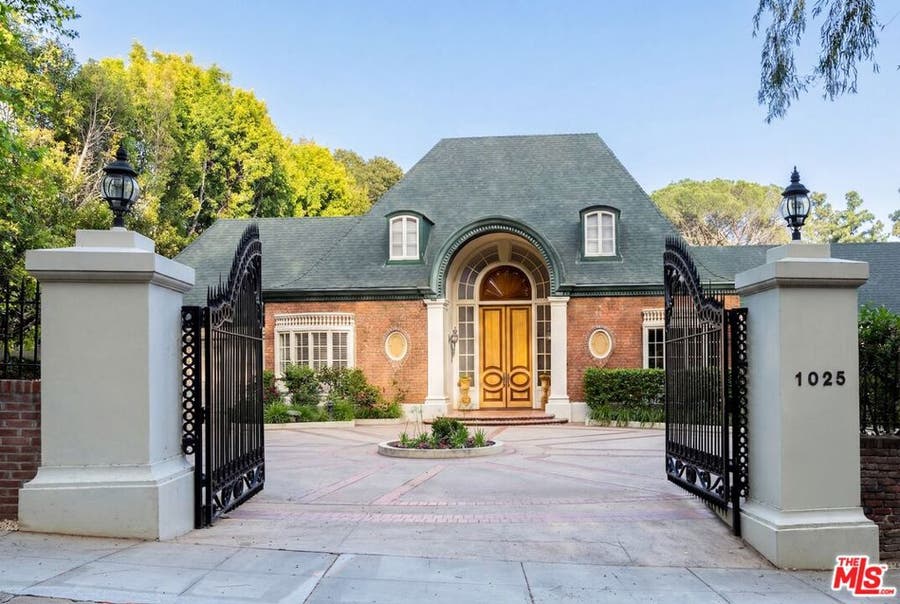 Property photo for 1025 N Crescent Drive, Beverly Hills, CA