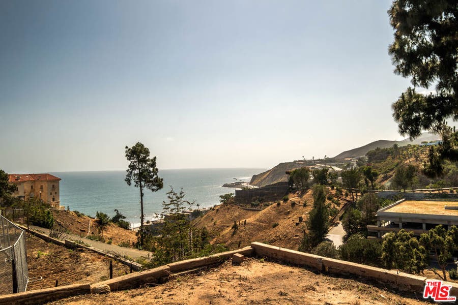 Property photo for 17941 Tramonto Drive, Pacific Palisades, CA