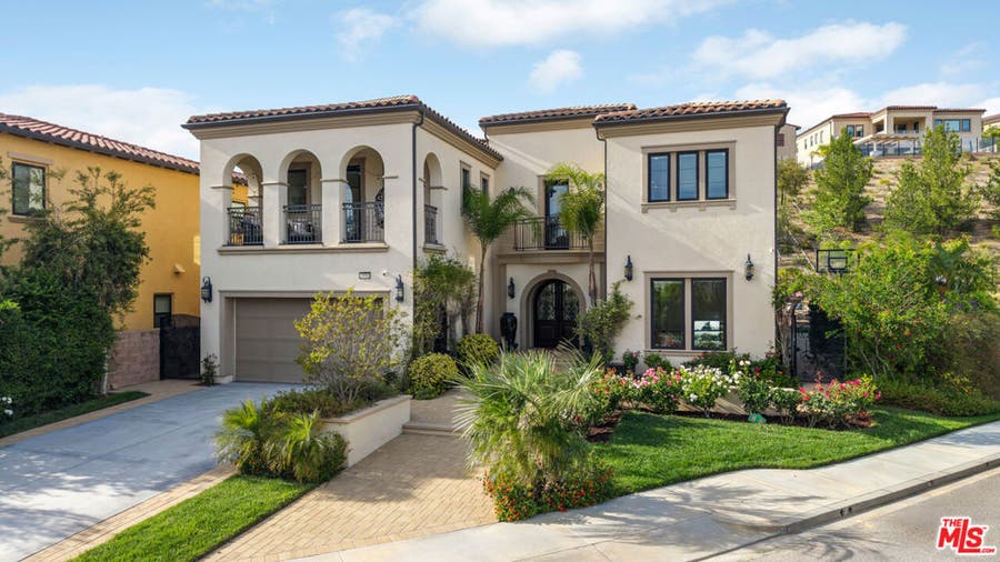 Property photo for 20111 W Piccadilly Lane, Porter Ranch, CA