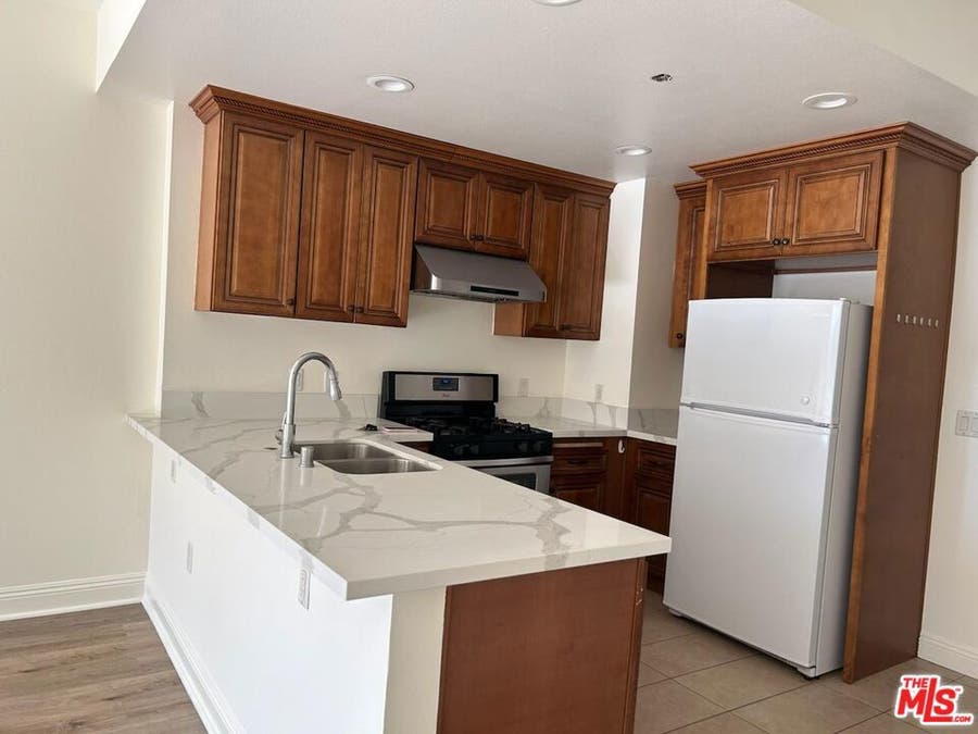 Property photo for 345 S Gramercy Place, #210, Los Angeles, CA