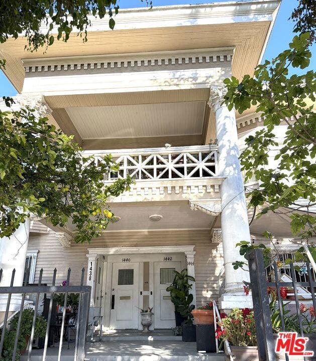 Property photo for 1438 Magnolia Avenue, Los Angeles, CA
