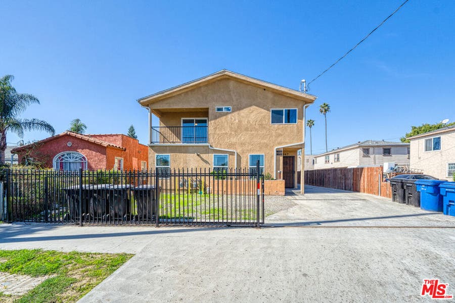 Property photo for 943 Broad Avenue, Wilmington, CA