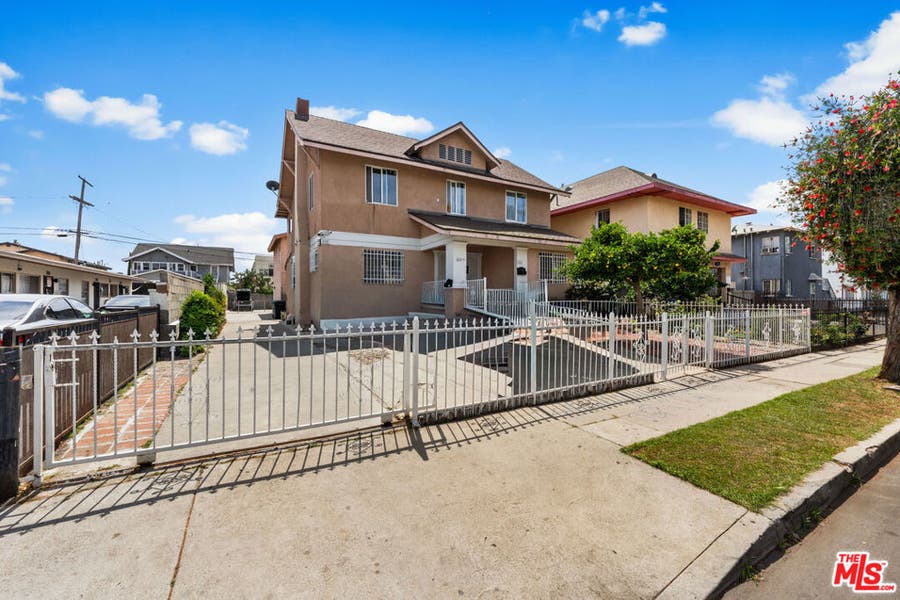 Property photo for 602 W 40th Place, Los Angeles, CA