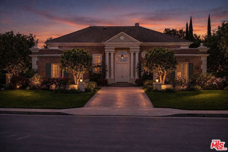 Property photo for 19134 Briarfield Way, Tarzana, CA