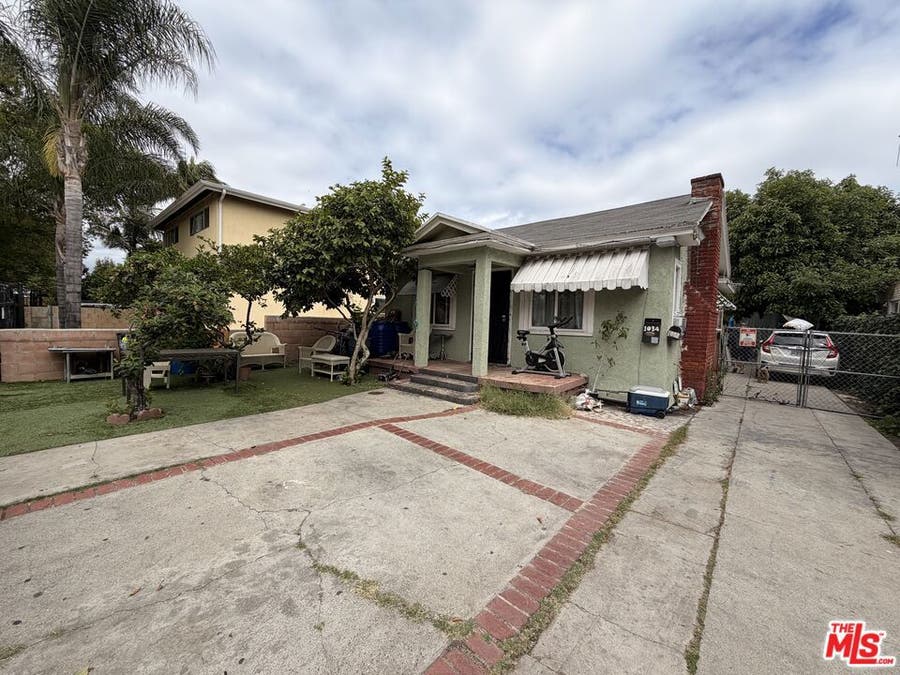 Property photo for 1032 N Ridgewood Place, Los Angeles, CA