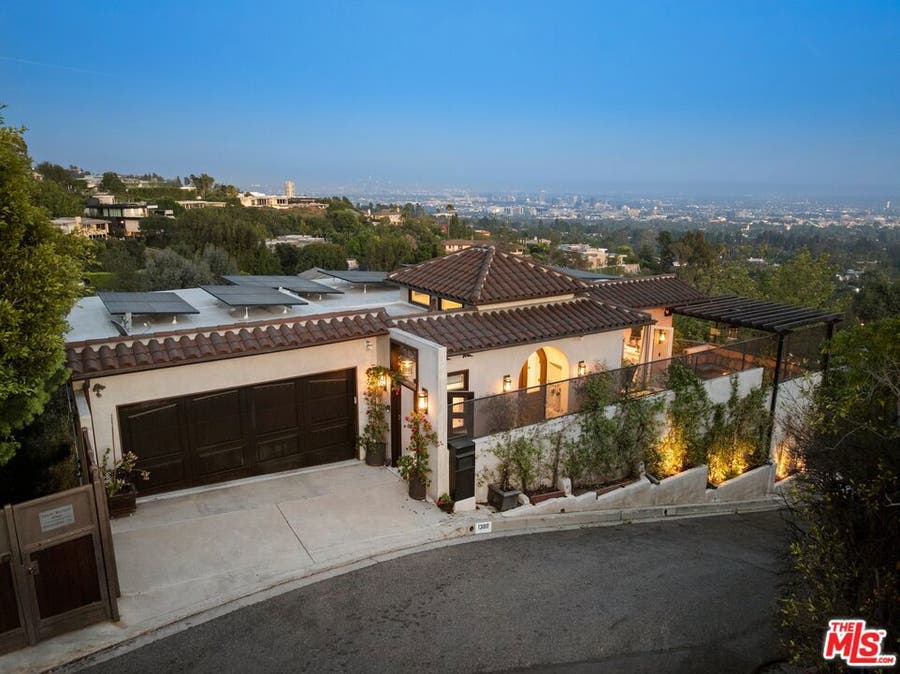 Property photo for 1380 Summitridge Place, Beverly Hills, CA