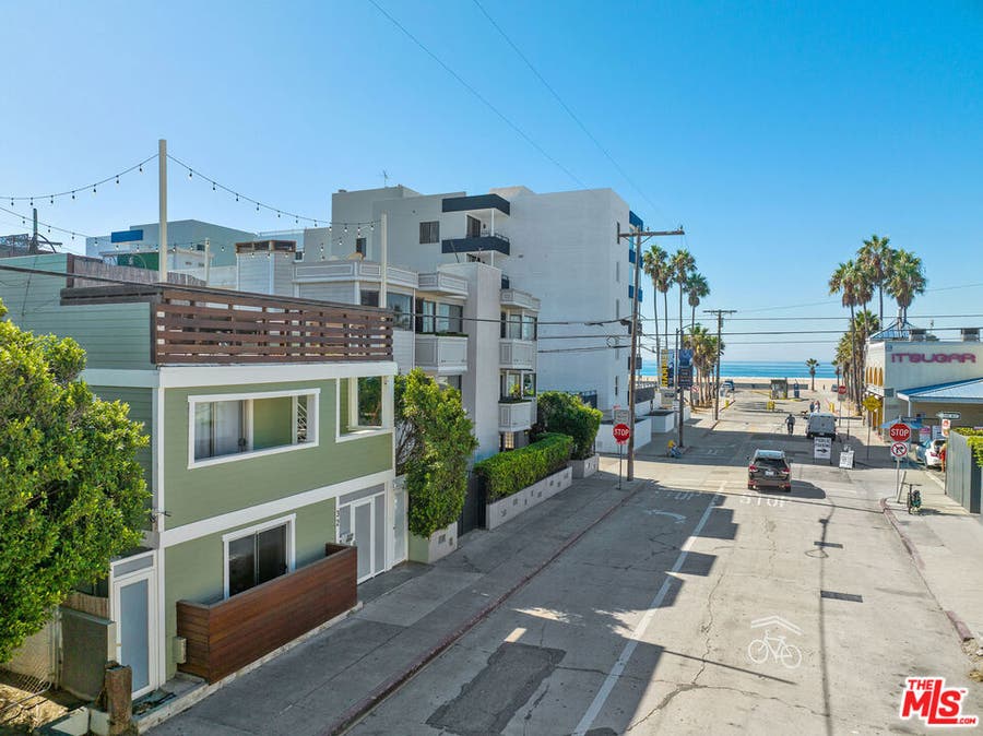 Property photo for 32 N Venice Boulevard, Venice, CA