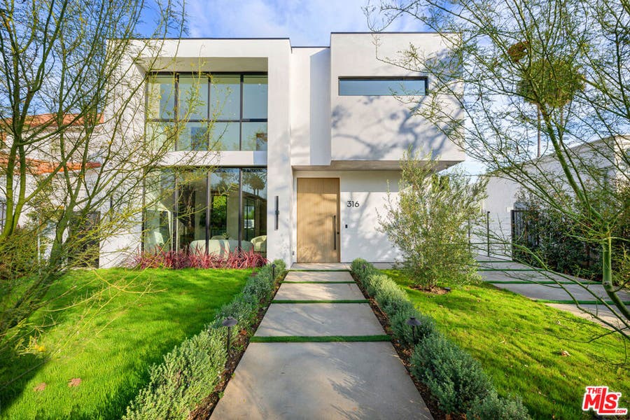 Property photo for 316 S Oakhurst Drive, Beverly Hills, CA