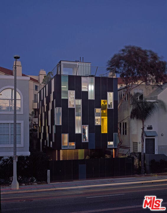 Property photo for 116 Pacific Avenue, Venice, CA