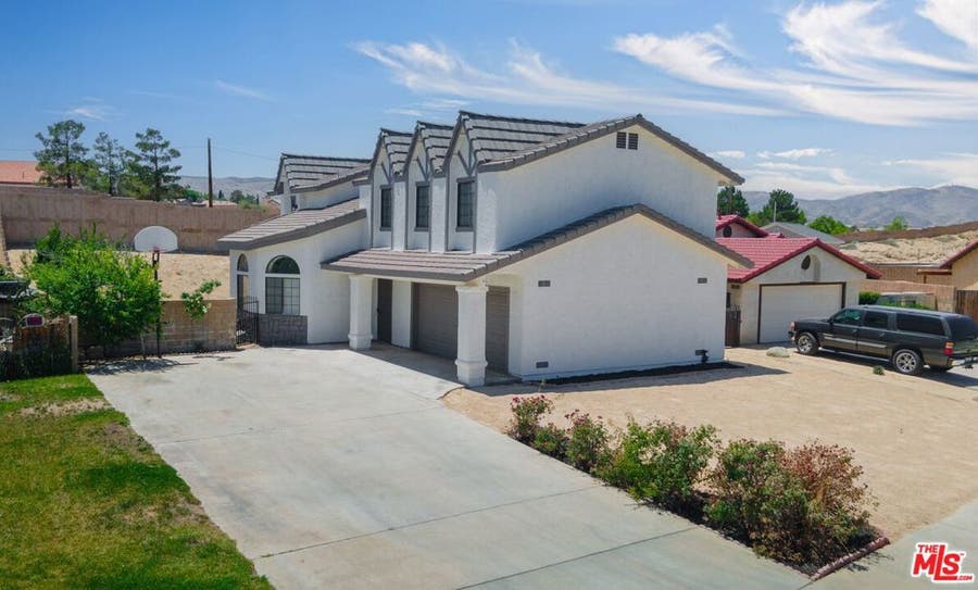 Property photo for 2232 Thomas Avenue, Palmdale, CA